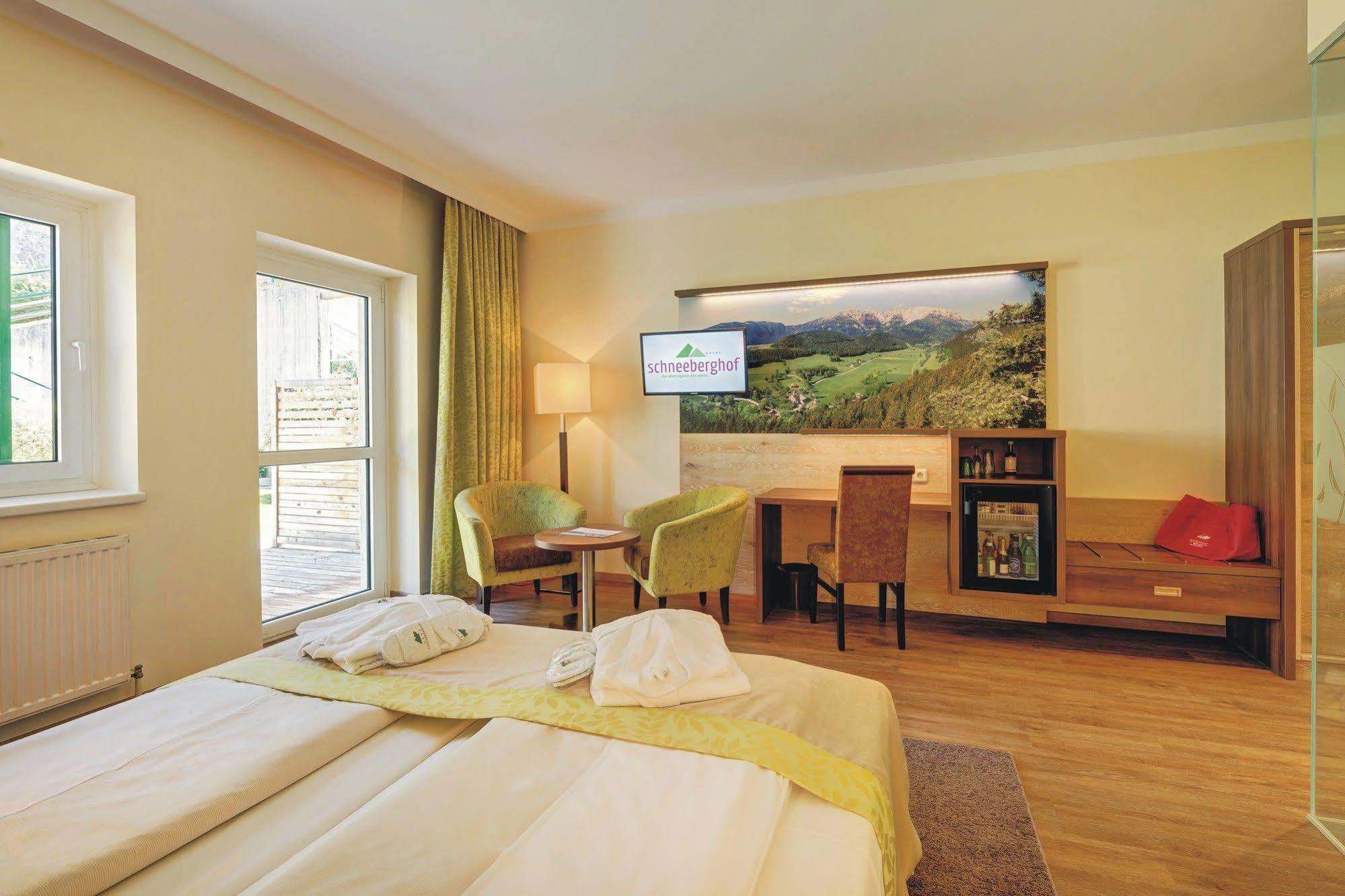 Hotel Schneeberghof Puchberg am Schneeberg Buitenkant foto